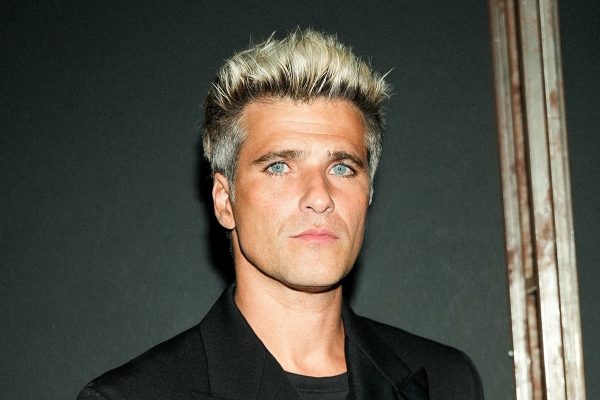 Bruno Gagliasso criticado por queixa sobre horário de fechamento de lanchonete