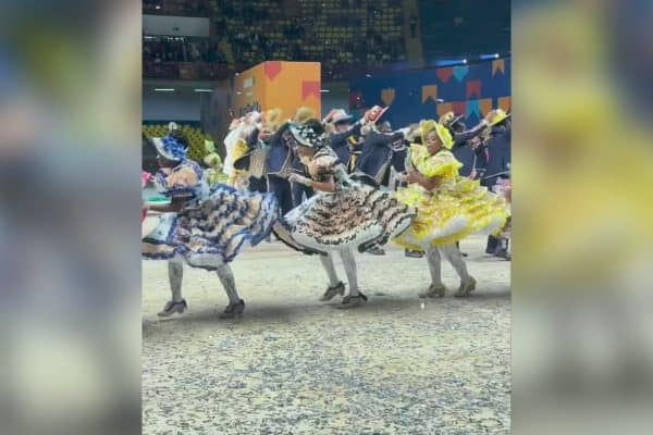 Arraial de Belô: Fogo de Palha conquista o grupo especial em disputa acirrada