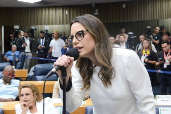 Patrimônio de Zoe Martínez cresce 226% em dois anos, chegando a R$ 2,1 milhões