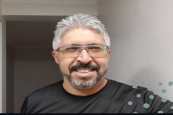 Professor do DF, Igor Bomfim, ainda foragido mais de um mês após ordem de prisão