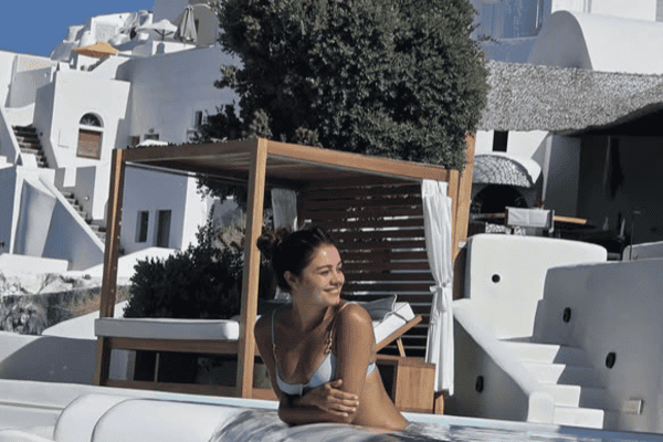 Sophie Charlotte escolhe Santorini para suas férias; veja o que fazer na ilha