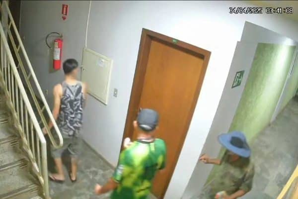 Dupla é condenada por assassinar e esquartejar morador de rua no DF