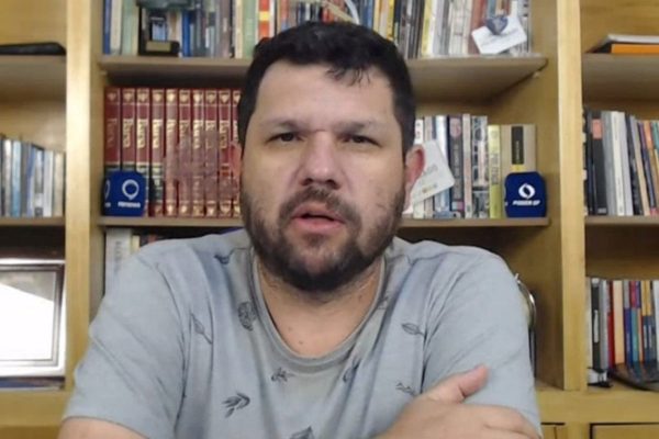 PGR acusa blogueiro Oswaldo Eustáquio de associação criminosa