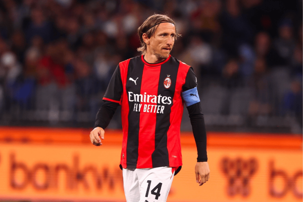 Luka Modric discute renovação com o Milan após considerar aposentadoria