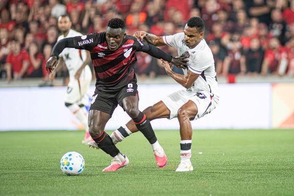 Vitória busca quebrar tabu contra Athletico-PR no Barradão