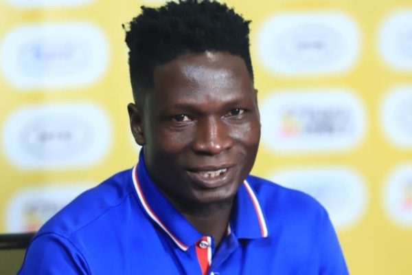 Jogador de futebol de Uganda, David Owori, é morto em tentativa de assalto