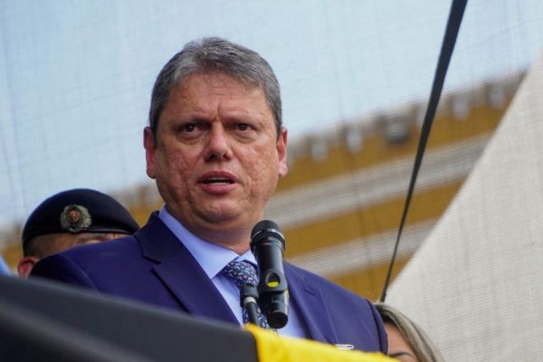 Tarcísio de Freitas registra candidatura e declara patrimônio de R$ 2,7 milhões