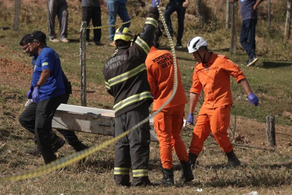 Trágico acidente na GO-010: ônibus, carreta e carros deixam sete mortos, incluindo bebê
