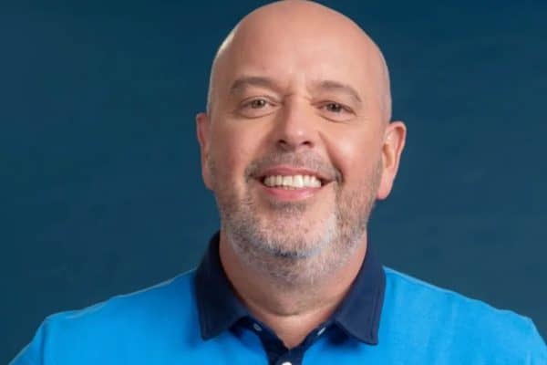 Alex Escobar fala sobre recuperação após cirurgia: “Melhorando”