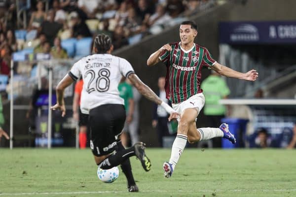 Botafogo e Fluminense se enfrentam no Clássico Vovô neste sábado (8/8) pelo Brasileirão