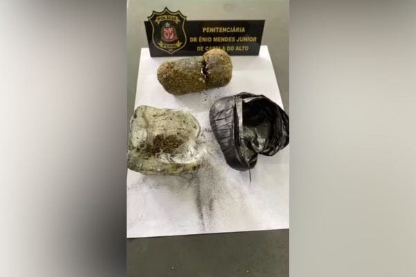 Mulher é detida com maconha ao visitar marido em penitenciária de SP