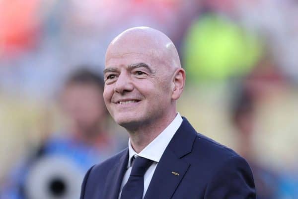 Fifa critica imprensa e reafirma permanência de Infantino como presidente