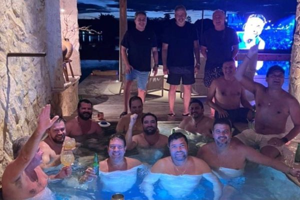 Ramagem justifica foto em piscina com políticos e alvo do caso INSS