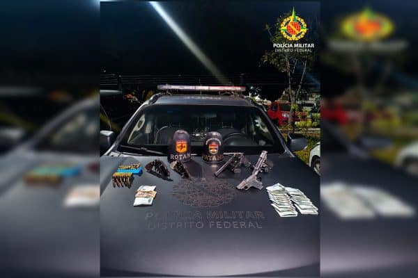 Polícia recupera carro, apreende cinco armas e R$ 21 mil em operação conjunta no DF