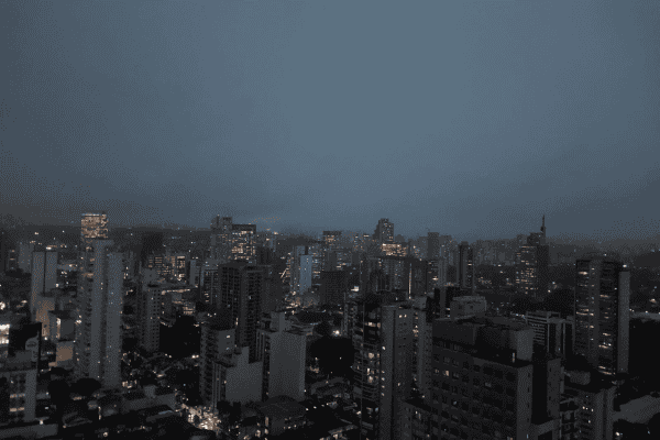 Defesa Civil alerta para temporais e risco de queimadas em SP neste domingo