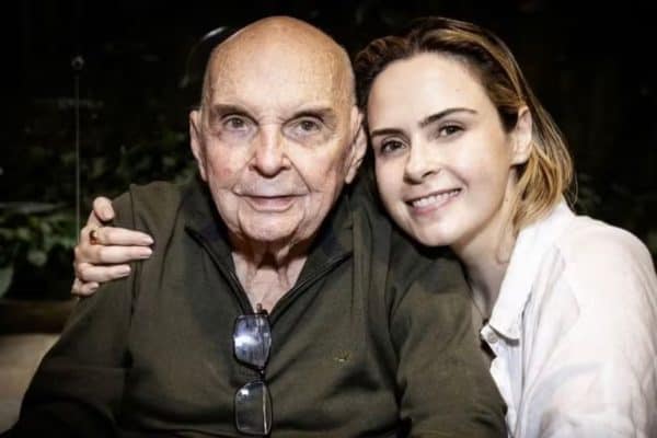 Ana Paula Renault relembra a luta do pai ao criar filhas após a morte da mãe