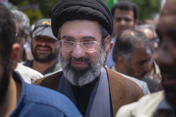 Khamenei nomeia Mohsen Rezaei como chefe de segurança do Irã em meio a tensões
