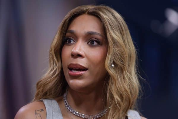 Ex-assessor critica Erika Hilton por negligenciar liderança no PSOL
