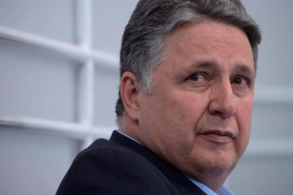 Juiz determina que Anthony Garotinho cumpra suspensão de direitos políticos