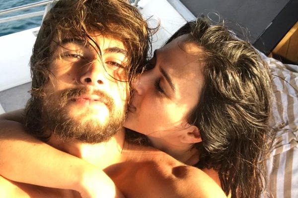 Rafa Vitti ironiza votos de casamento de Gustavo Tubarão em homenagem a Tatá Werneck