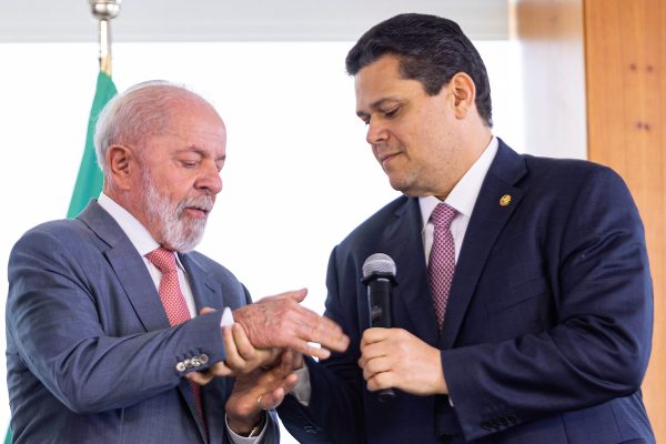 Conversas entre Lula e Alcolumbre podem beneficiar Messias