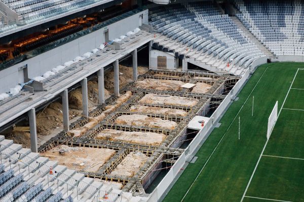 Athletico-PR compartilha imagens do progresso na arquibancada retrátil da Arena da Baixada