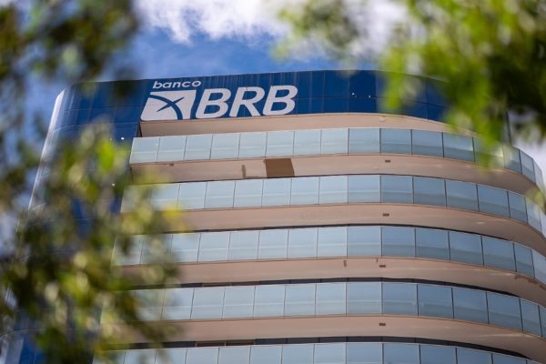 BRB está entre as empresas com mais multas da CVM por atrasos em documentos