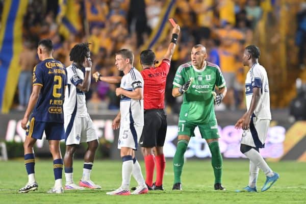 Goleiro Nahuel Guzmán é Expulso e Protagoniza Cena Caótica em Jogo do Tigres