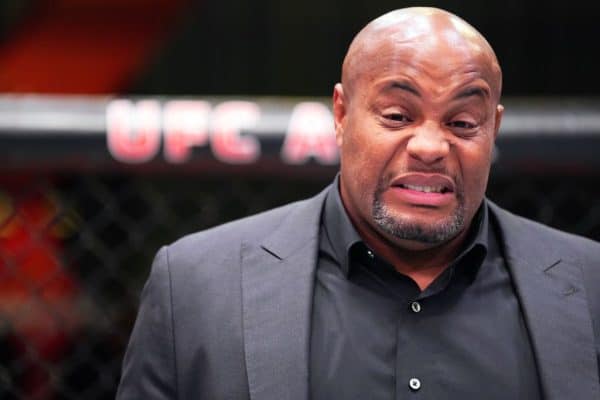 Cormier coloca Khabib acima de Jon Jones e Anderson Silva no ranking do UFC