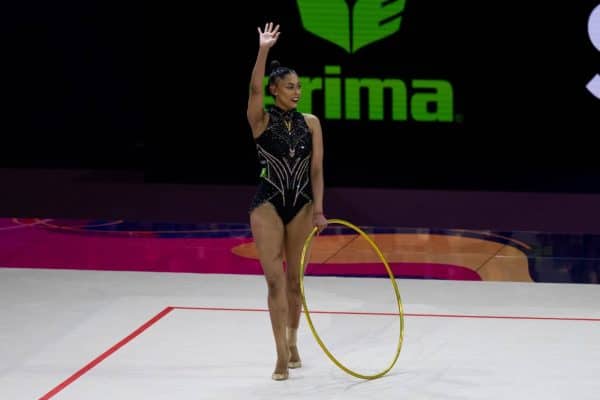 Babi Domingos mantém confiança para final no Mundial de Ginástica Rítmica em Frankfurt