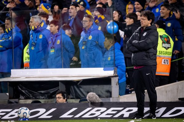 Fernando Diniz lamenta saída de Memphis após empate do Corinthians com Rosario Central