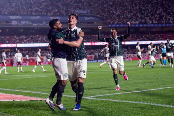 São Paulo e Coritiba empatam e permanecem no meio da tabela do Brasileirão
