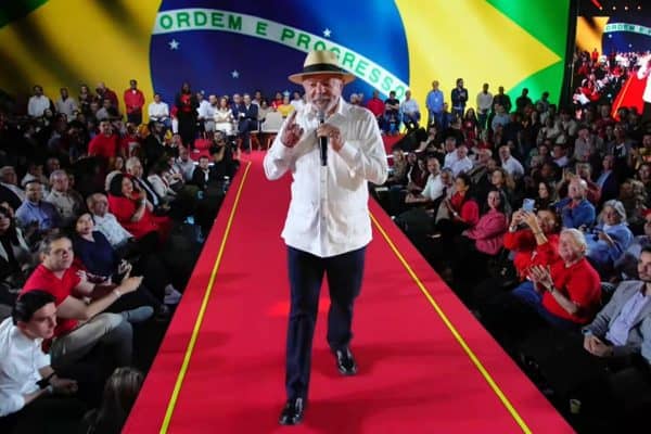 Lula inicia campanha em São Paulo com evento simbólico em São Bernardo do Campo