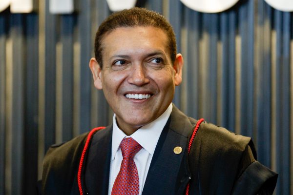 Ministro Kassio Nunes Marques Lança Campanha “Eleições 2026 – Coisa de Pele” em Brasília