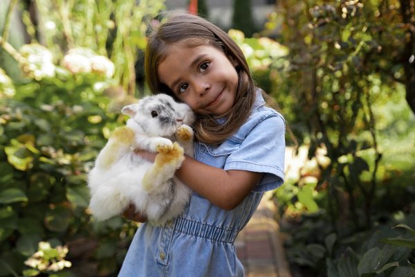 Psicóloga detalha como pets podem melhorar o bem-estar emocional