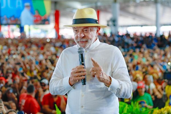 Lula lança jingle e convoca apoiadores para acordar cedo