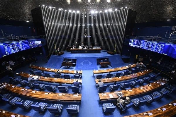 Senado terá 54 das 81 cadeiras em disputa; 32 senadores buscam reeleição
