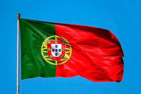 Brasileiros falecem após queda de sete andares em obra em Sintra, Portugal