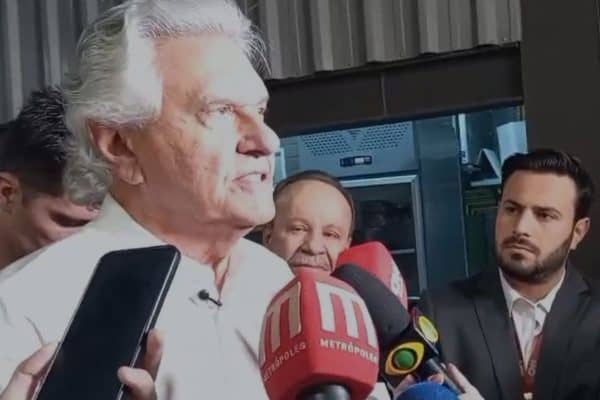 Caiado critica ausência de Lula e Flávio Bolsonaro em debate: “Muito a esconder”