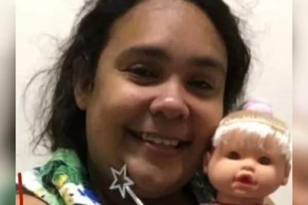 Mulher que fingia ser criança de 12 anos aguarda sentença após audiência