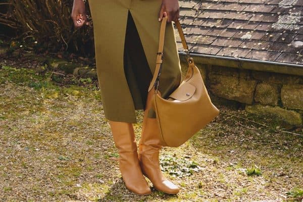 Longchamp se reposiciona com nova linha de bolsas “slouchy” no mercado de luxo