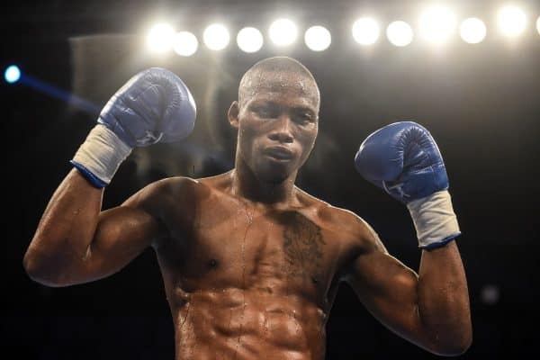 Zolani Tete, ex-campeão mundial de boxe, é assassinado na África do Sul aos 38 anos