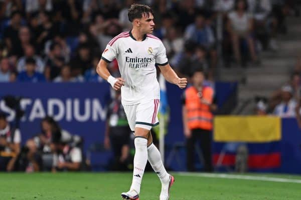Espí marca no final e garante vitória do Real Madrid sobre Espanyol na estreia