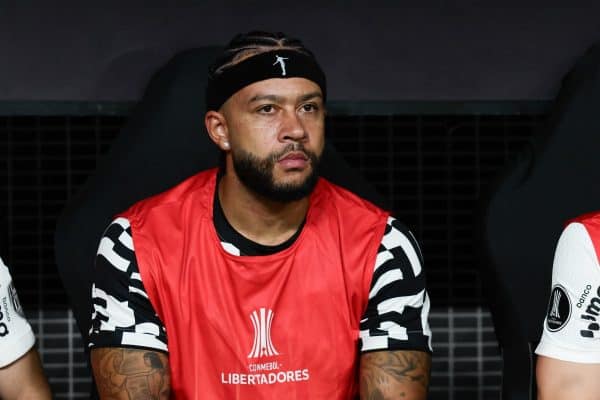 Corinthians anuncia medidas contratuais após clipe de Memphis Depay