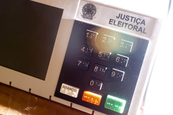 Três candidatos de SP estão entre os 100 que mais usam recursos próprios nas eleições de 2026