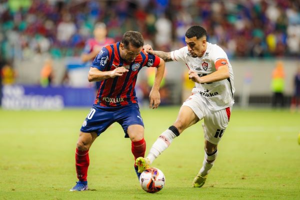 Bahia e Vitória se Enfrentam em Momentos Opostos no Brasileirão