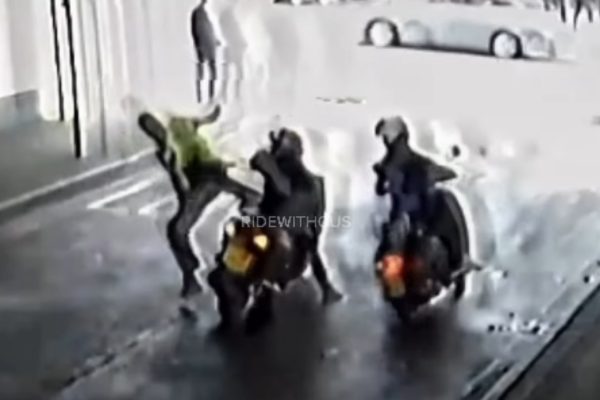 Brasileiro Fabio Ferreira impede roubo de moto com “voadora” em Londres