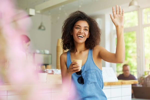 Whimsy-maxxing: Nova tendência nas redes sociais propõe pequenas alegrias diárias