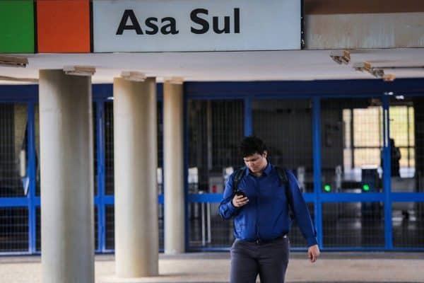 Estações do Metrô-DF na Asa Sul são reabertas após falha de sinalização