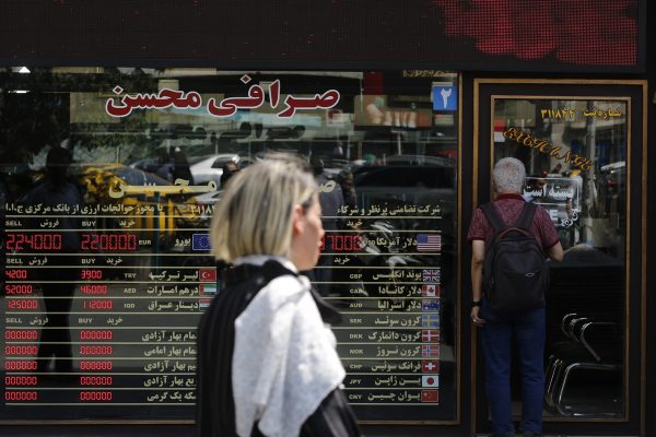 Irã afirma estar “pronto” para enfrentar novas sanções econômicas dos EUA